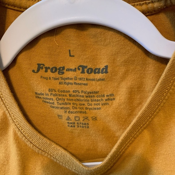 Graphic T-Shirt in Mustard Brown - Picture 2 of 5